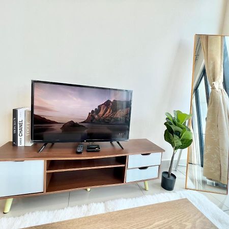 A 1-4 Pax Cozy Studio Tv Box Pool 100Mps Wifi 3 Bed Trefoil Setia Alam Bagian luar foto