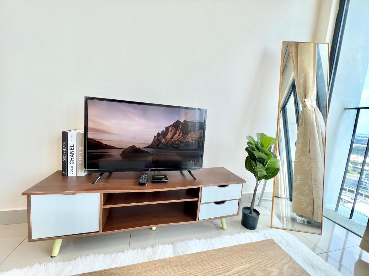 A 1-4 Pax Cozy Studio Tv Box Pool 100Mps Wifi 3 Bed Trefoil Setia Alam Bagian luar foto